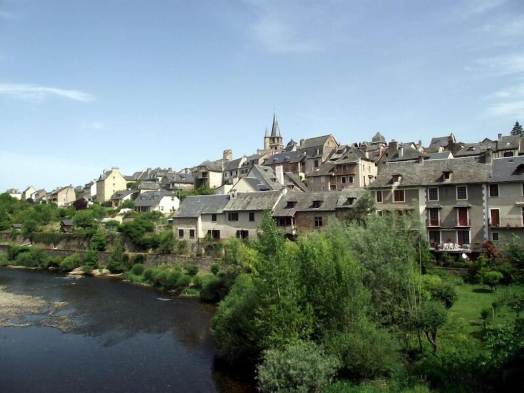 Apartamento Vue Du Pont Entraygues-sur-Truyère Exterior foto